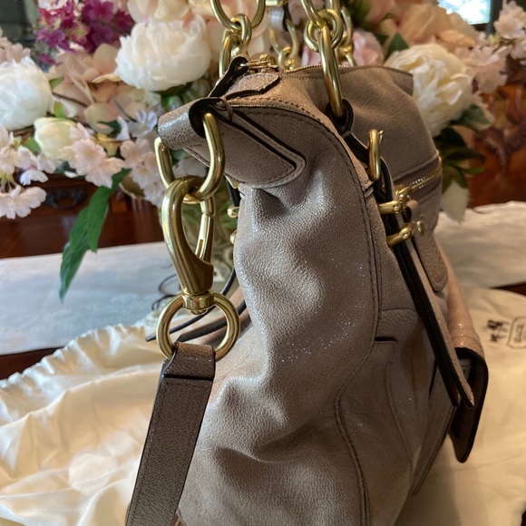 Authentic Coach handbag - Picture 4 of 7